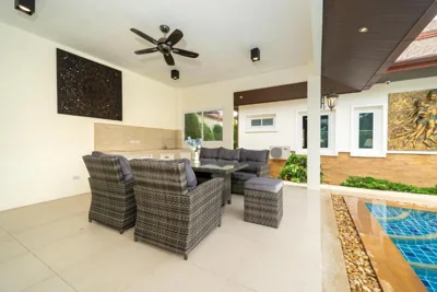 Villa with Huge Private Pool and Tropical Garden Just 10 Minutes Walk to Kamala Beach – 사진 10